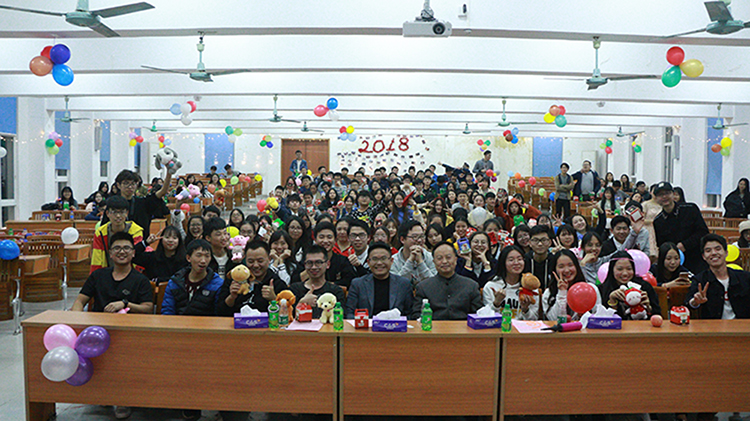 1514425417197701.jpg 梅州班跨年晚会.JPG